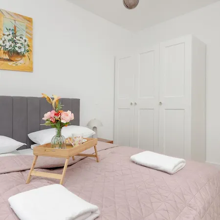 Stylish In Balcony & Wifi By Rent Like Lejlighed